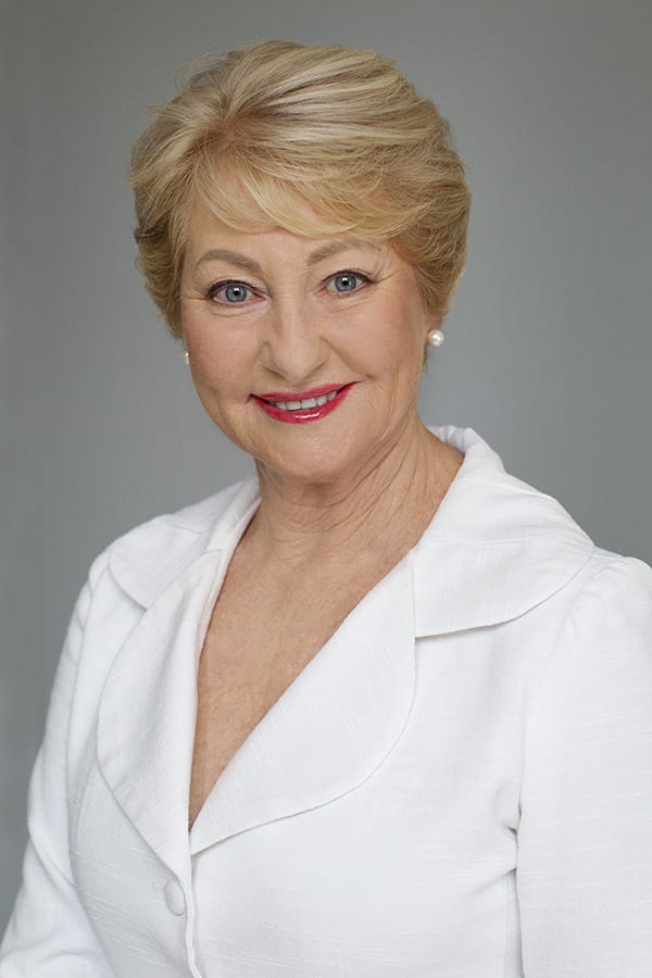 Jan Littlejohn - Wedding Celebrant Sydney